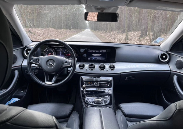 Mercedes-Benz Klasa E cena 82999 przebieg: 363000, rok produkcji 2018 z Rzeszów małe 704